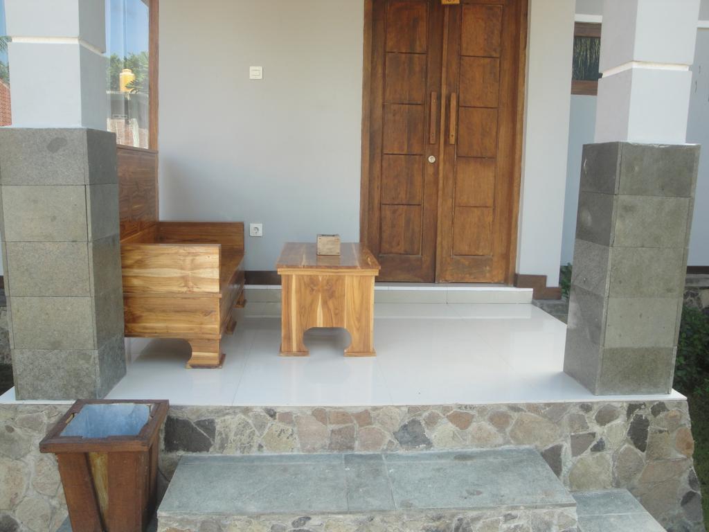 Tri Putri Homestay Kuta  エクステリア 写真