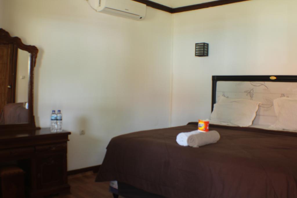 Tri Putri Homestay Kuta  エクステリア 写真